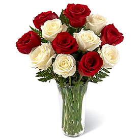 Buchet romantic de trandafiri rosii si albi