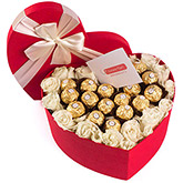 Cutie GOLD cu trandafiri albi si Ferrero Rocher